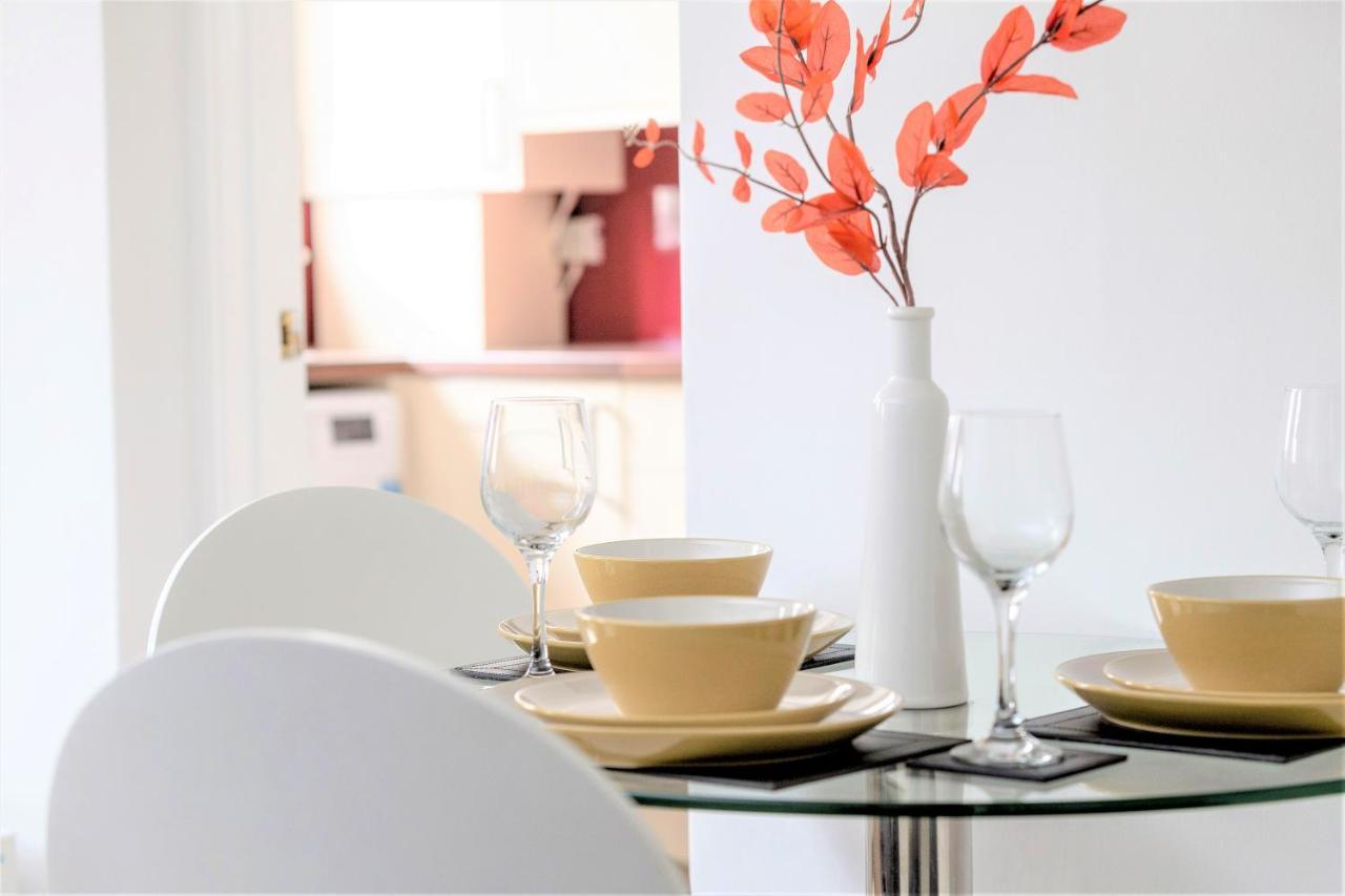 Stunning 1 Bed At Holyrood Palace & Arthurs Seat Edinburg Exteriör bild