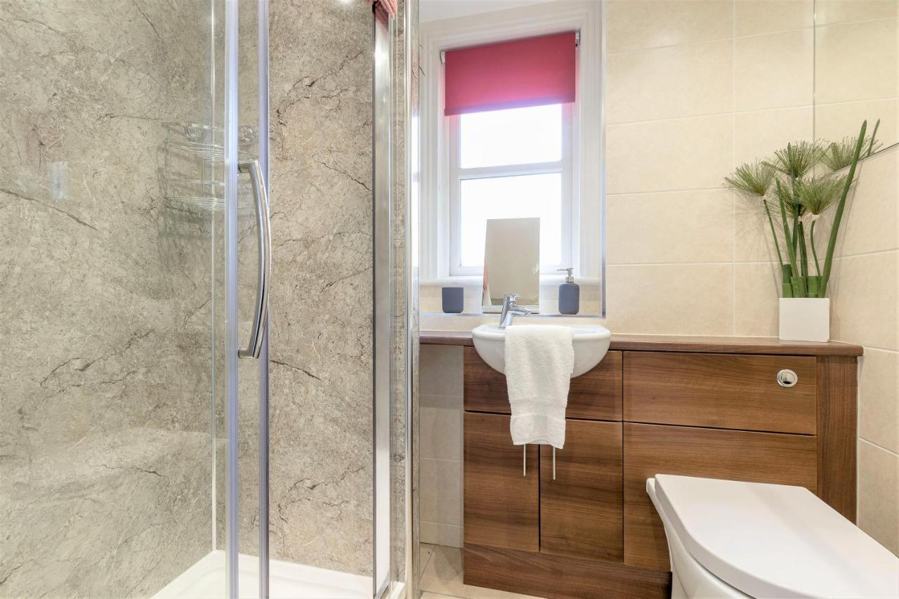 Stunning 1 Bed At Holyrood Palace & Arthurs Seat Edinburg Exteriör bild