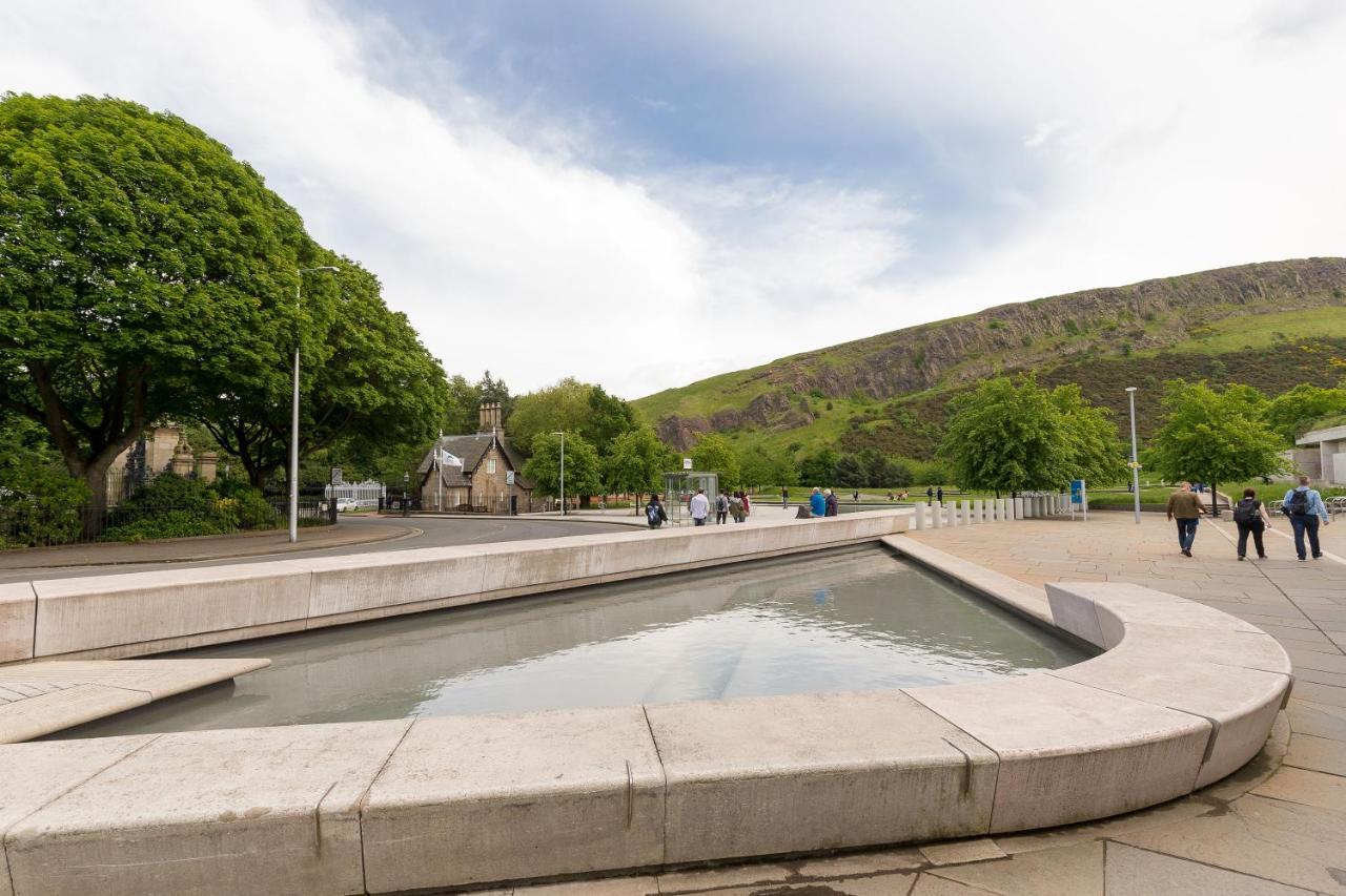 Stunning 1 Bed At Holyrood Palace & Arthurs Seat Edinburg Exteriör bild