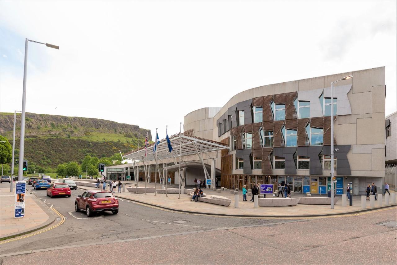 Stunning 1 Bed At Holyrood Palace & Arthurs Seat Edinburg Exteriör bild