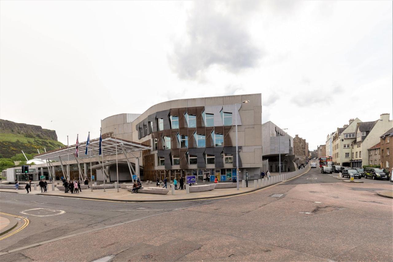 Stunning 1 Bed At Holyrood Palace & Arthurs Seat Edinburg Exteriör bild